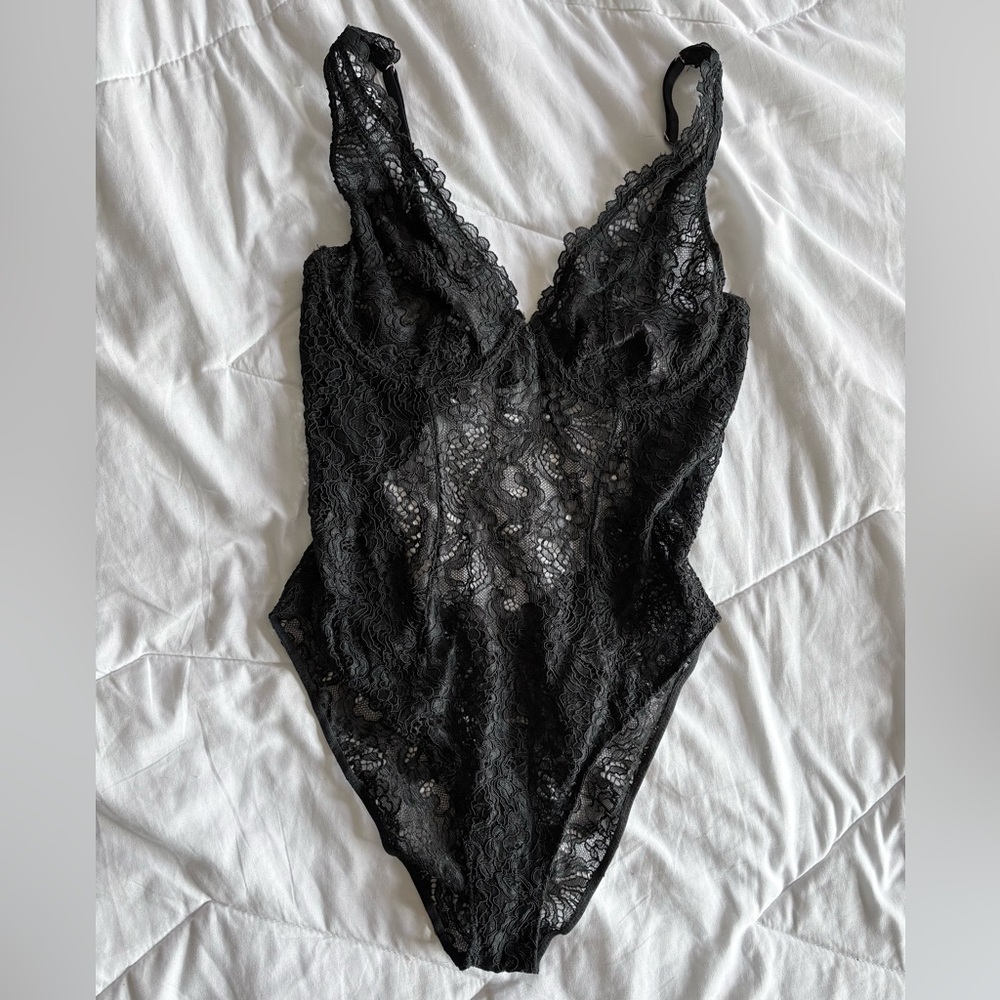 SAVAGE X FENTY… Black lace bodysuit. Underwire. Size medium.  NWOT
